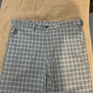Cool 18 golf shorts.  Size 40 with expansion waist.